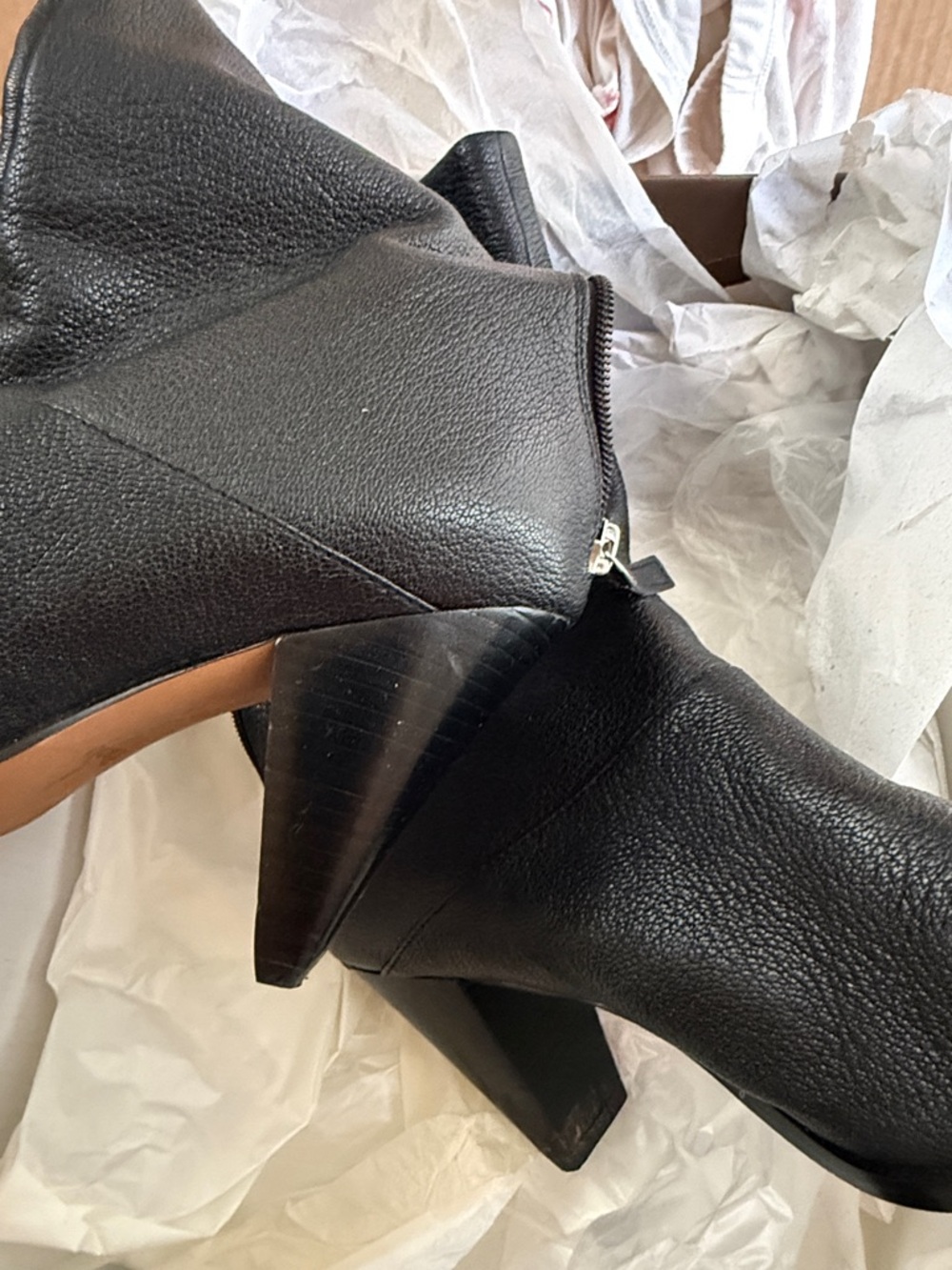Linea Paulo Serena Black Leather Bootie like New worn once for shoot size 11 - Picture 4 of 4